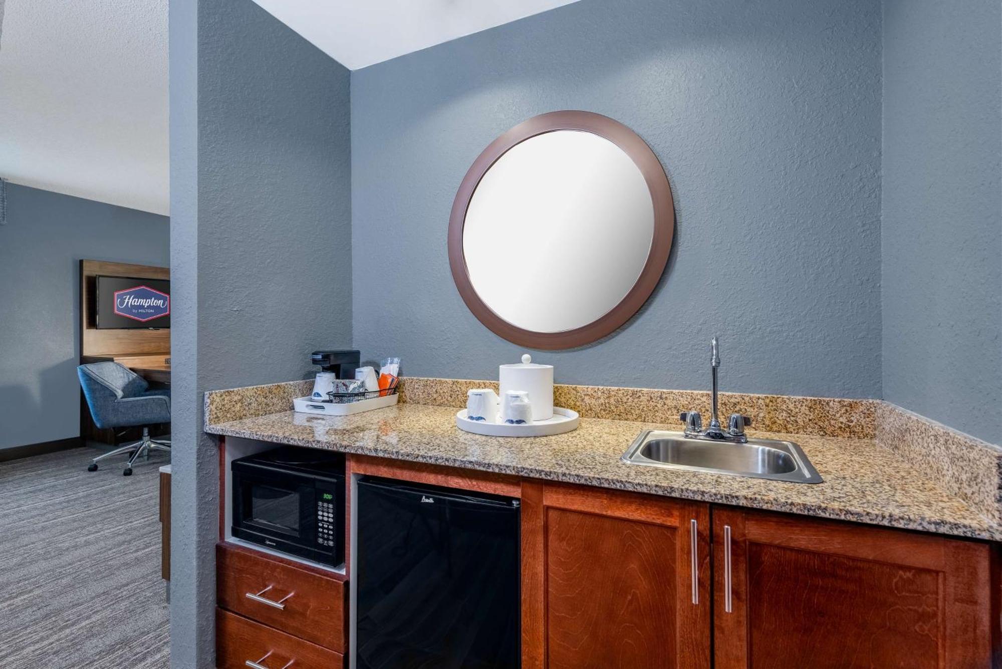 Hampton Inn & Suites Hopkinsville Bagian luar foto